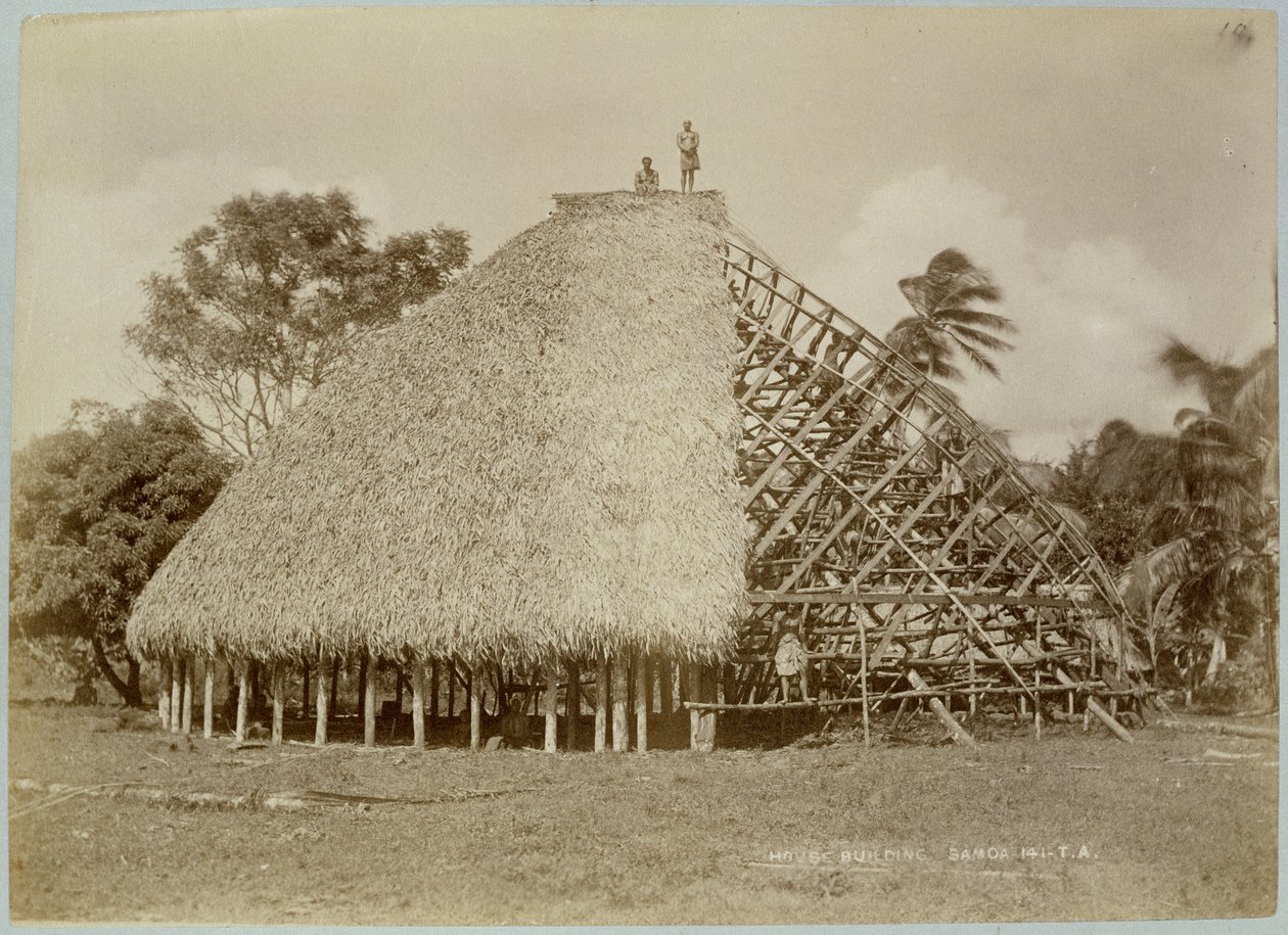 समोआ में हाउस बिल्डिंग, c.1875 (सीपिया फोटो) द्वारा अज्ञात