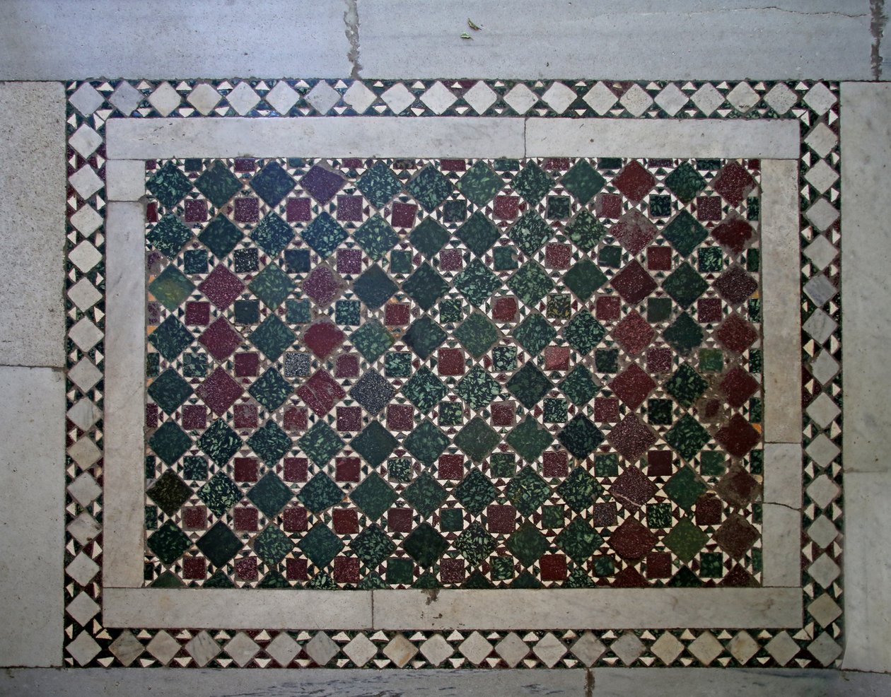 Cosmati pavement द्वारा अज्ञात