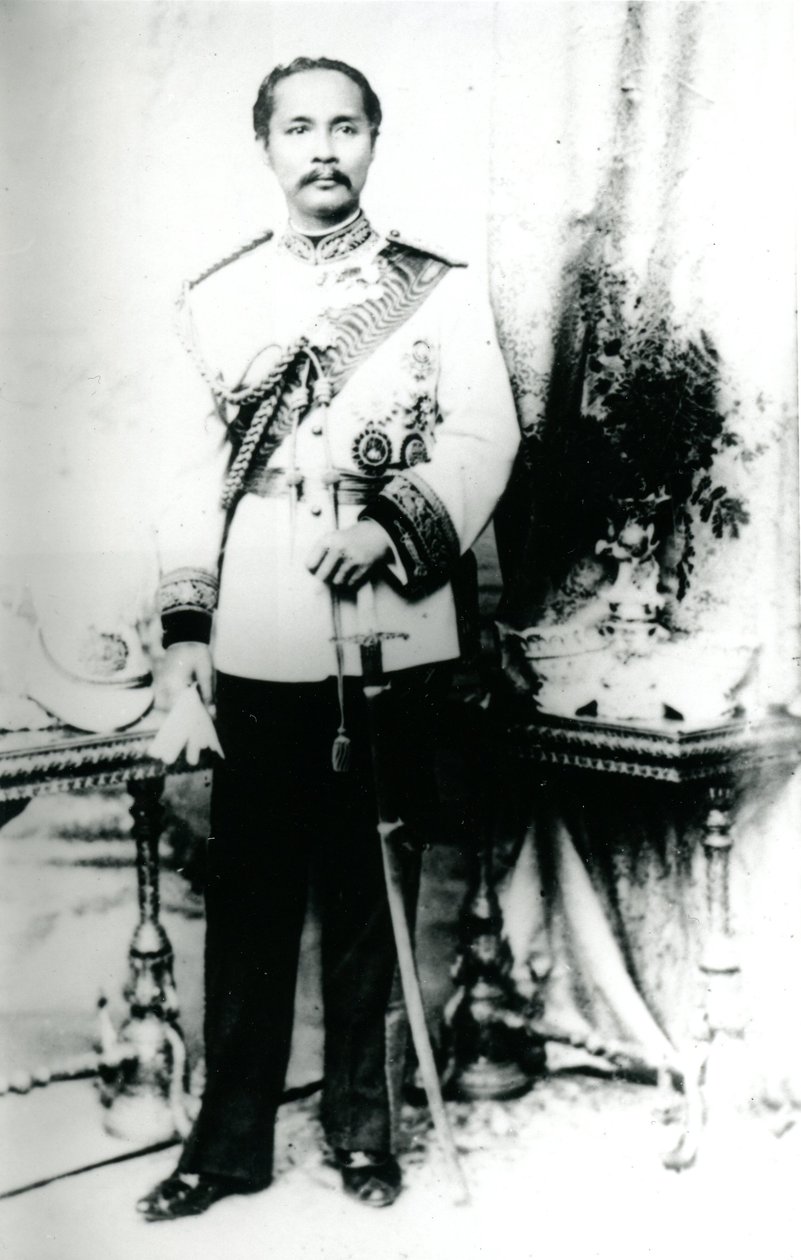 किंग चुलालोंगकोर्न, c.1880 (b/w फोटो) द्वारा अज्ञात फोटोग्राफर