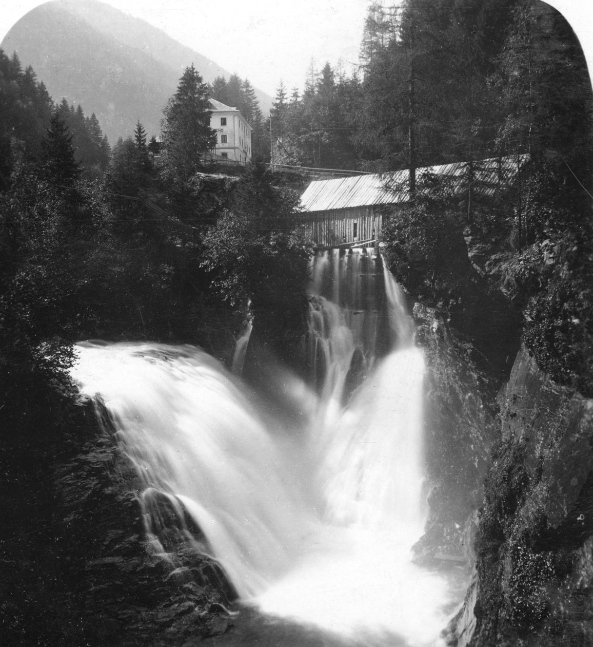बैजस्टीन, ऑस्ट्रिया में झरना, c1900s। द्वारा वुर्थल एंड संस