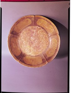 उत्कीर्ण पकवान, तांग राजवंश (618-907) (सोना और चांदी)