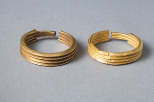 घेरा बालियों, 18 वीं -19 वीं राजवंश (सोना)