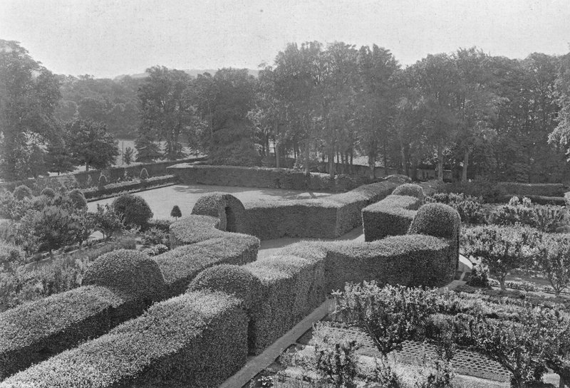 लेवेंस हॉल: द बॉलिंग ग्रीन द्वारा चार्ल्स लैथम