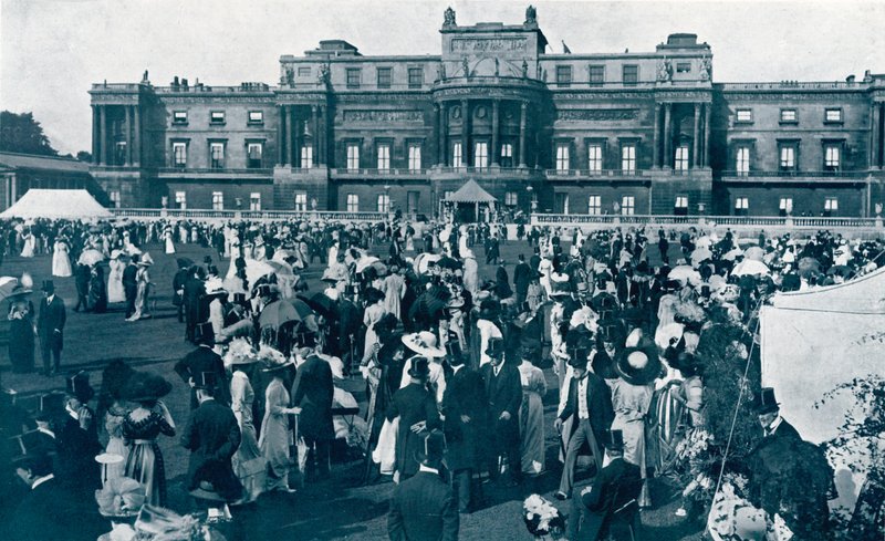 बकिंघम पैलेस गार्डन पार्टी, 1911 द्वारा अंग्रेजी फोटोग्राफर